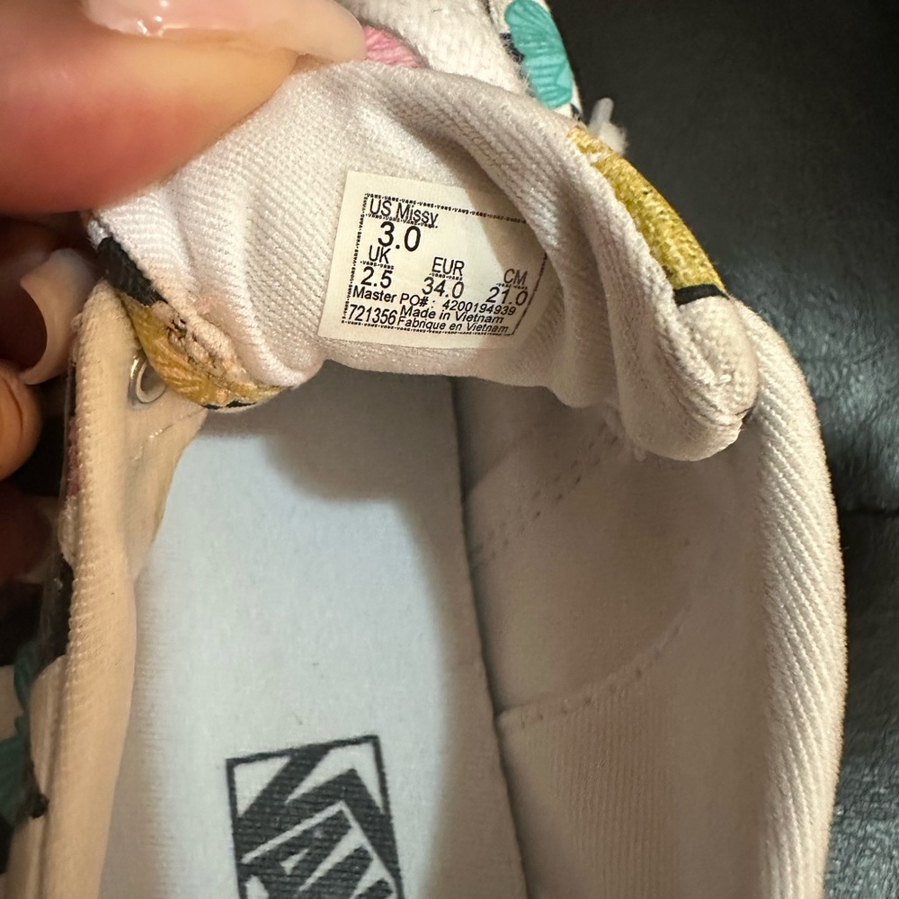 Girl Vans - Size 3 - Picture 5 of 6